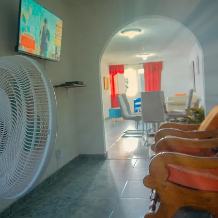 Holiday home Lovely And Close To Airport, Sea, And Old Town
