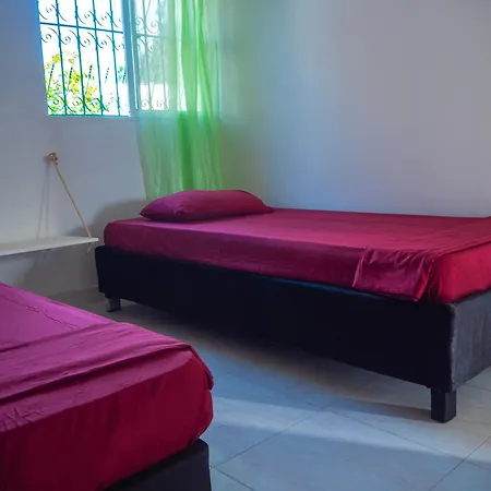 Сasa de vacaciones Lovely And Close To Airport, Sea, And Old Town Cartagena