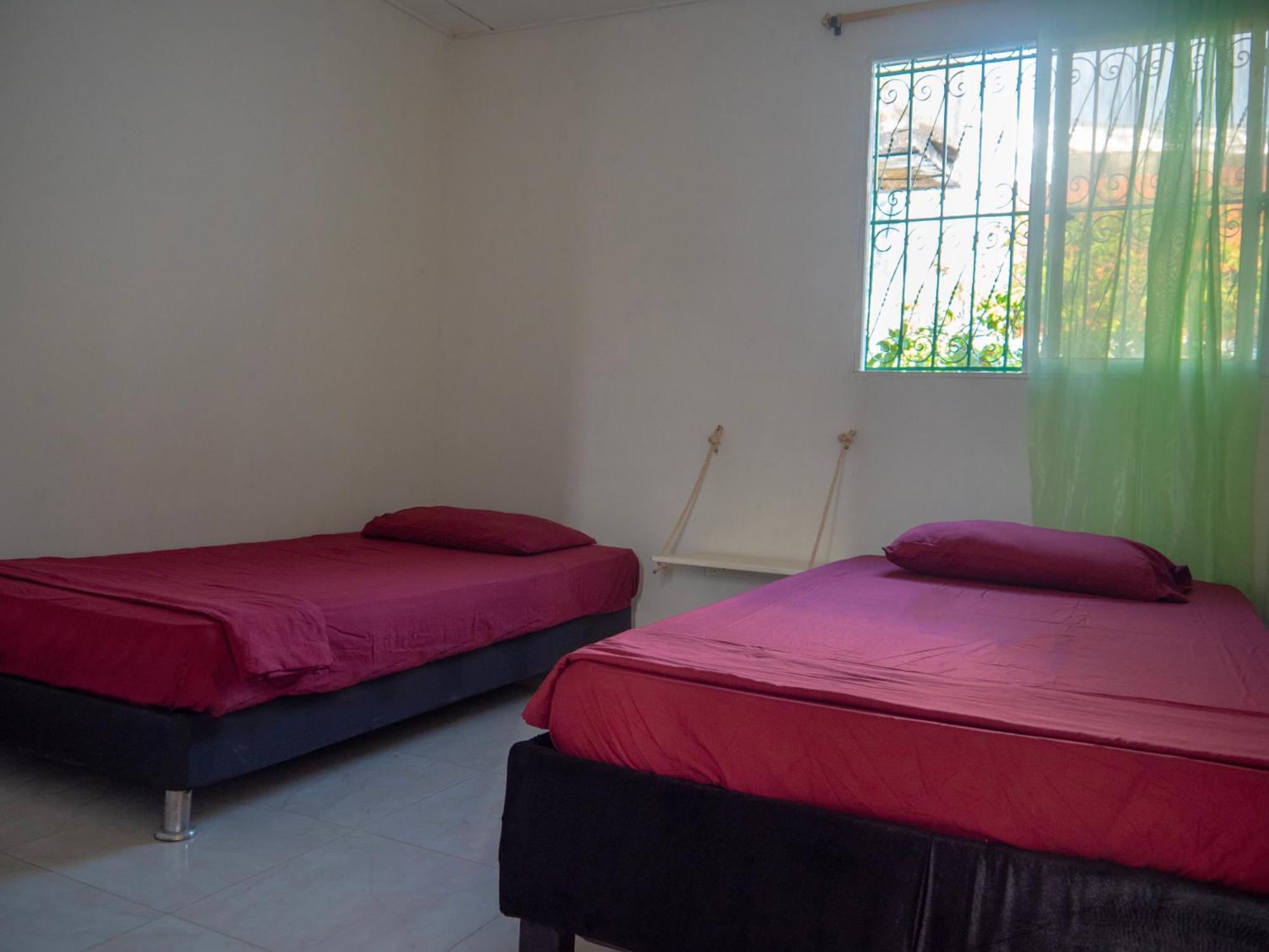 Lovely And Close To Airport, Sea, And Old Town
