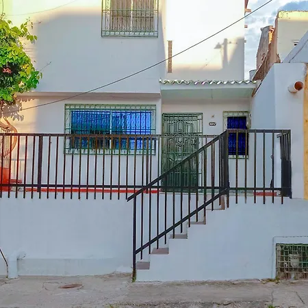 Сasa de vacaciones Lovely And Close To Airport, Sea, And Old Town