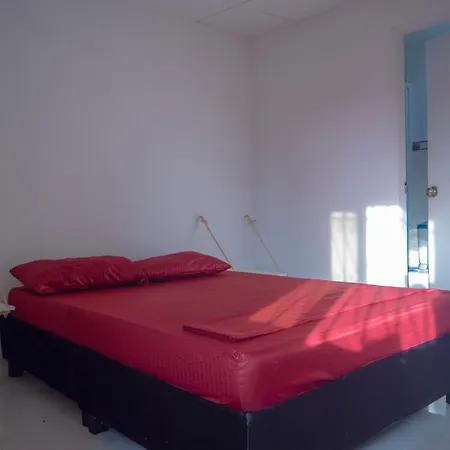 Сasa de vacaciones Lovely And Close To Airport, Sea, And Old Town *